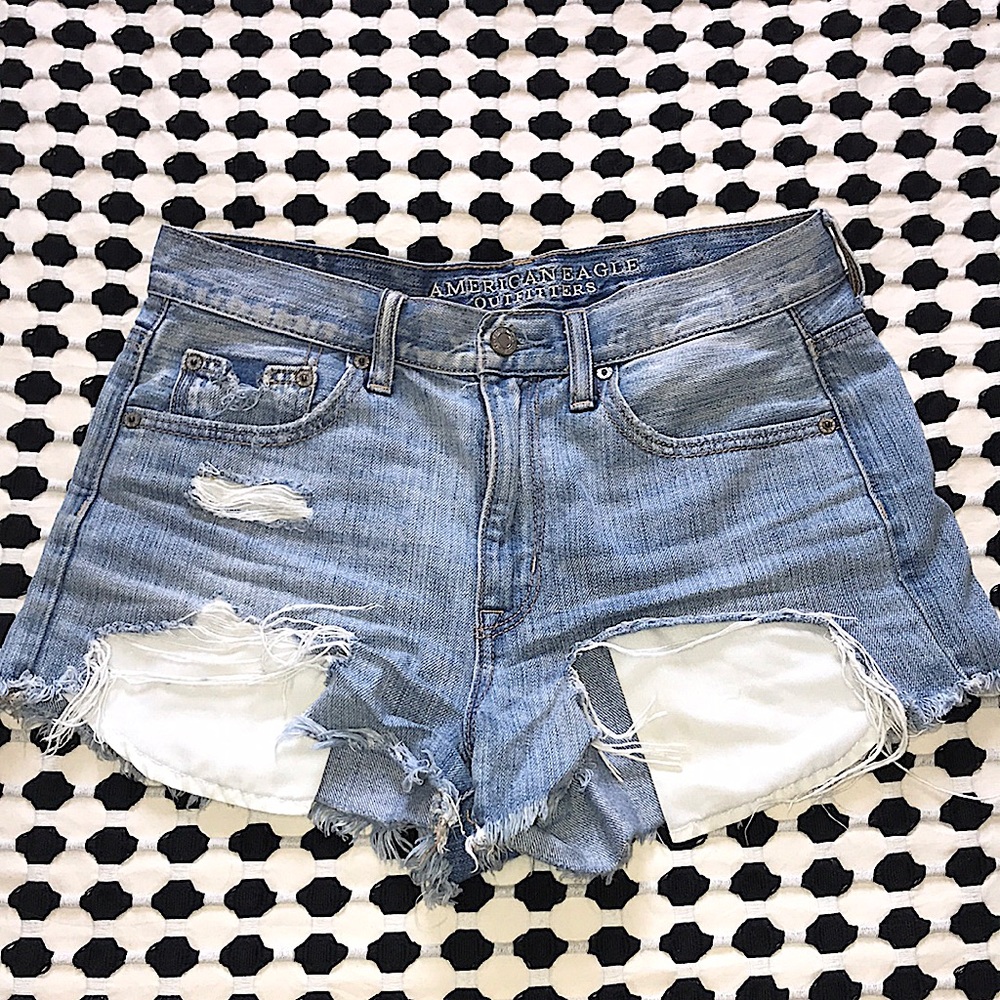 American Eagle Cut Offs Ripped sz 6